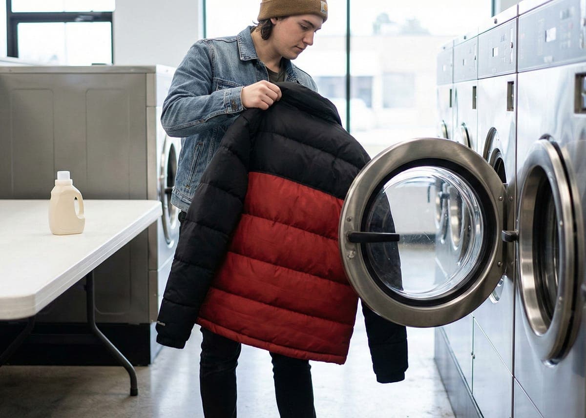 washing-puffer-jacket-laundry-room.jpg